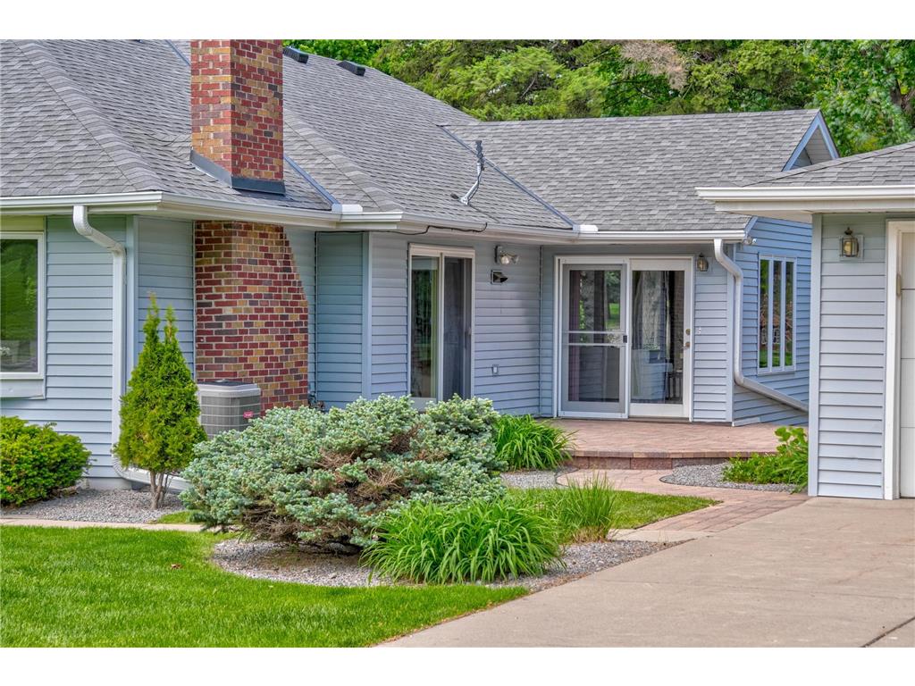 2201 Roselawn Avenue W Roseville MN 55113 7060844 image11