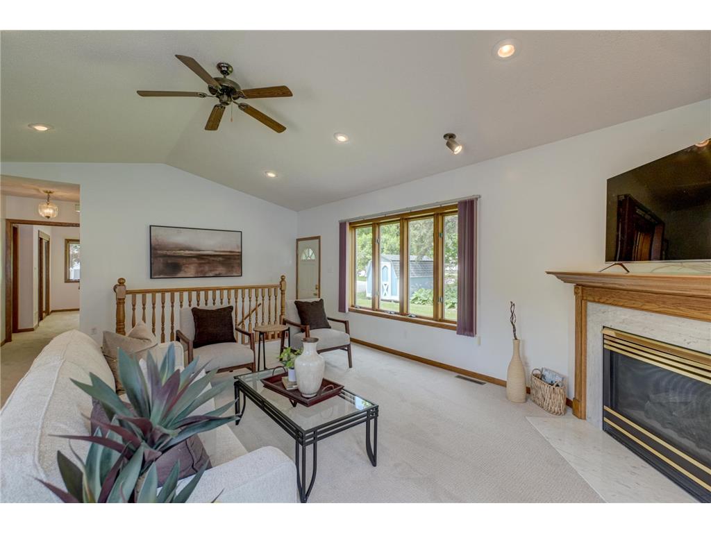 2201 Roselawn Avenue W Roseville MN 55113 7060844 image13