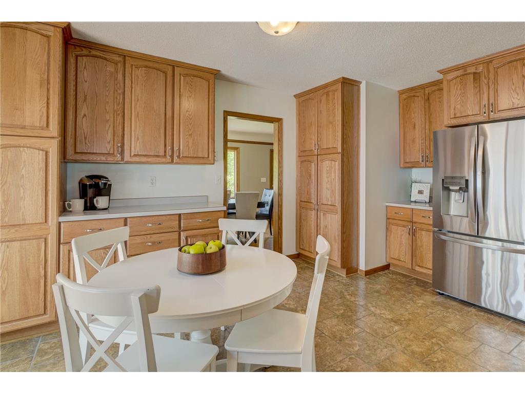 2201 Roselawn Avenue W Roseville MN 55113 7060844 image16