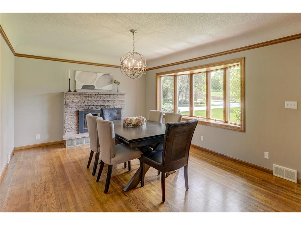 2201 Roselawn Avenue W Roseville MN 55113 7060844 image17