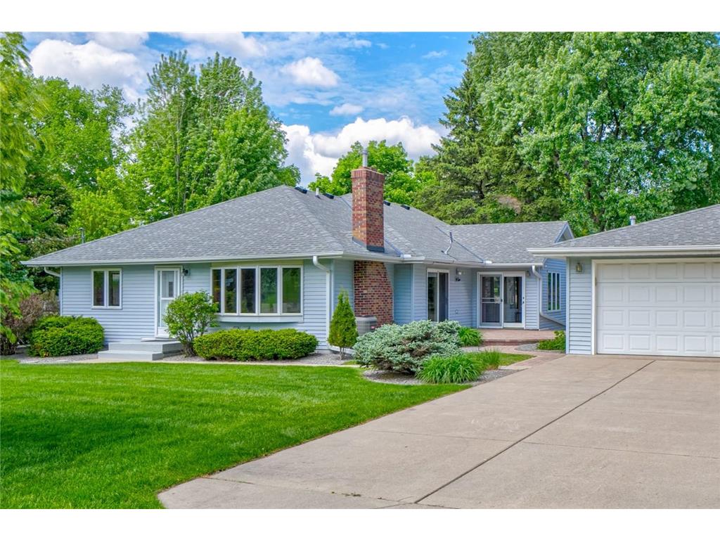 2201 Roselawn Avenue W Roseville MN 55113 7060844 image2