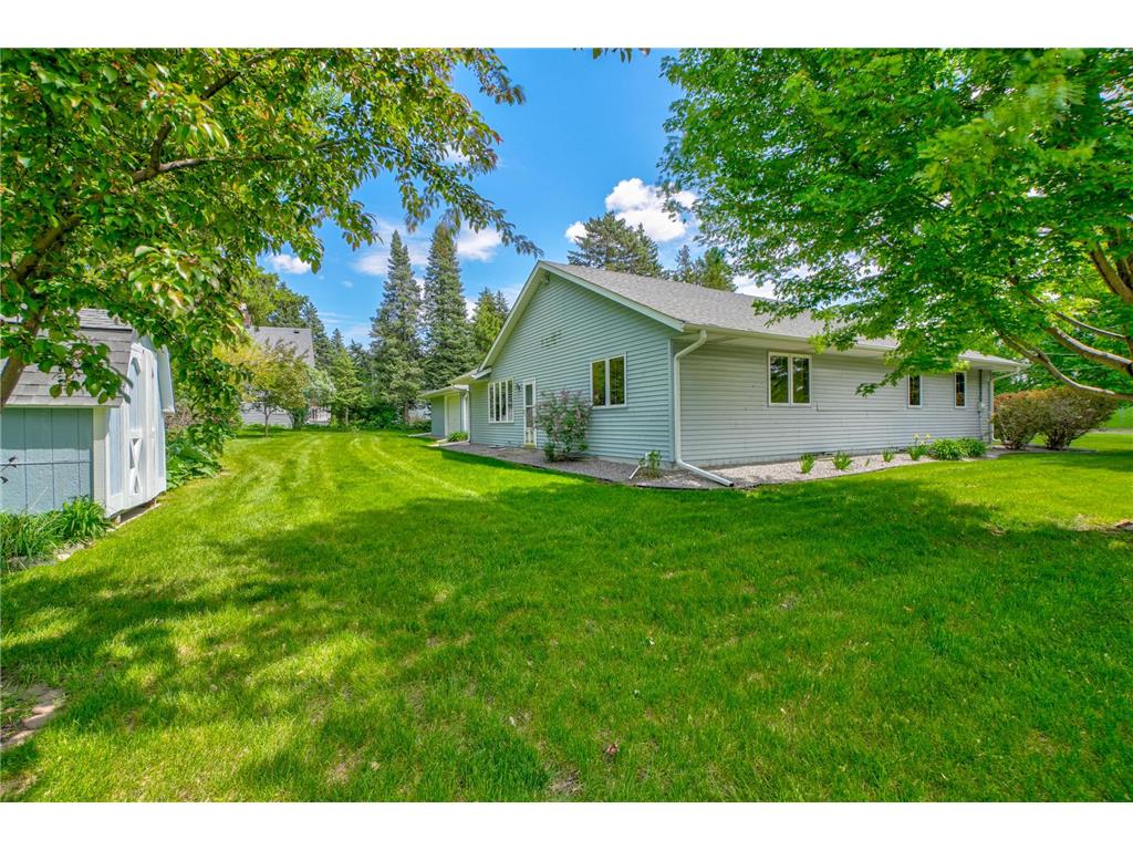 2201 Roselawn Avenue W Roseville MN 55113 7060844 image26