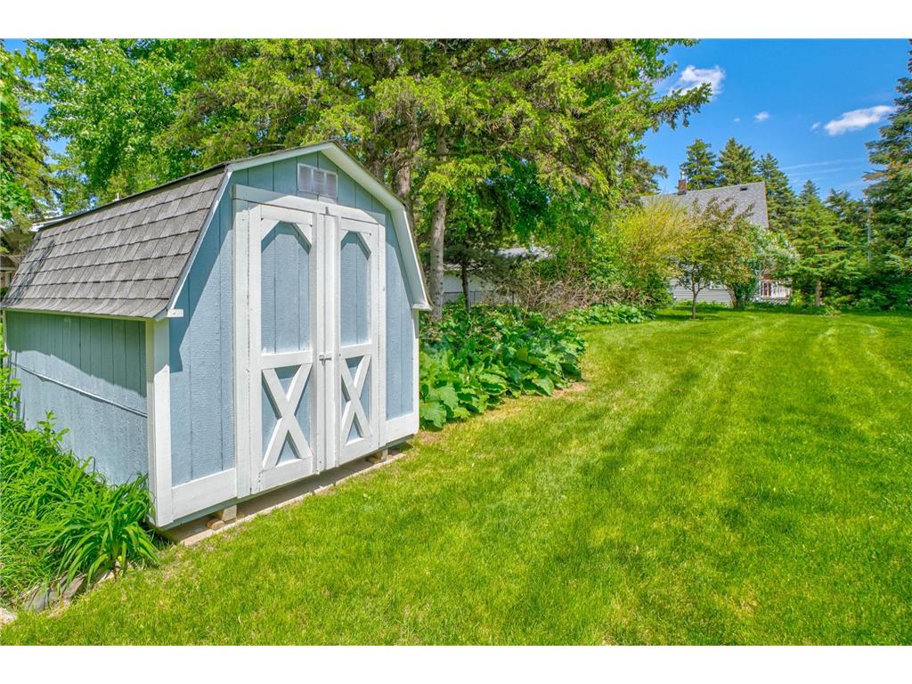2201 Roselawn Avenue W Roseville MN 55113 7060844 image27
