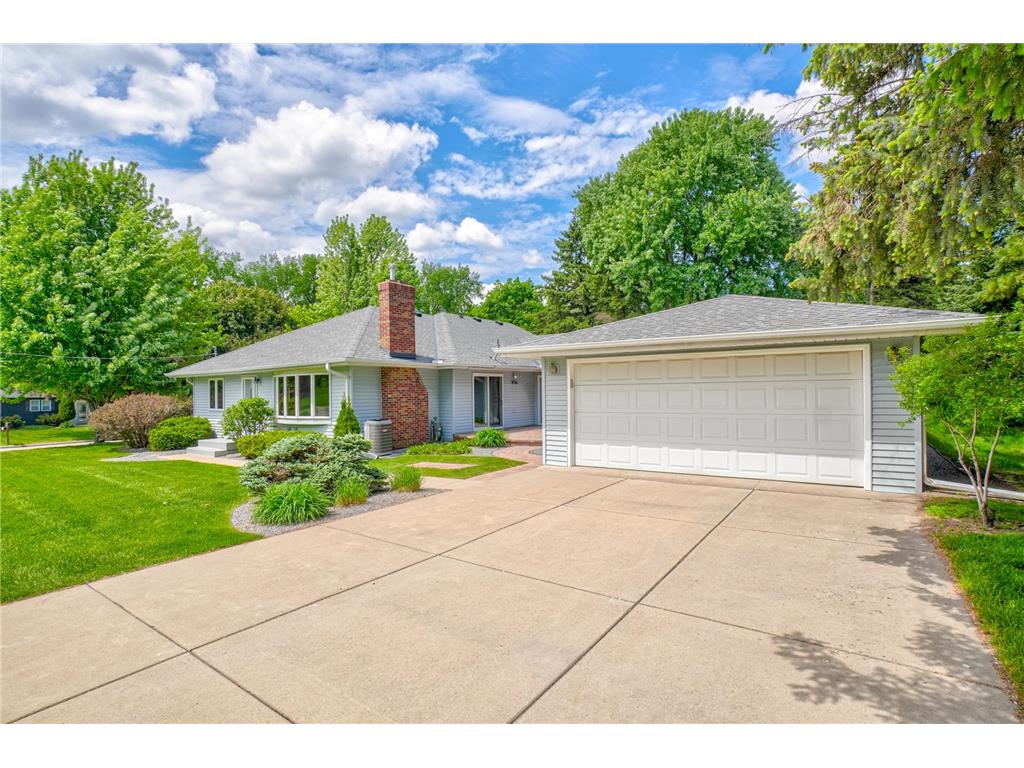 2201 Roselawn Avenue W Roseville MN 55113 7060844 image28