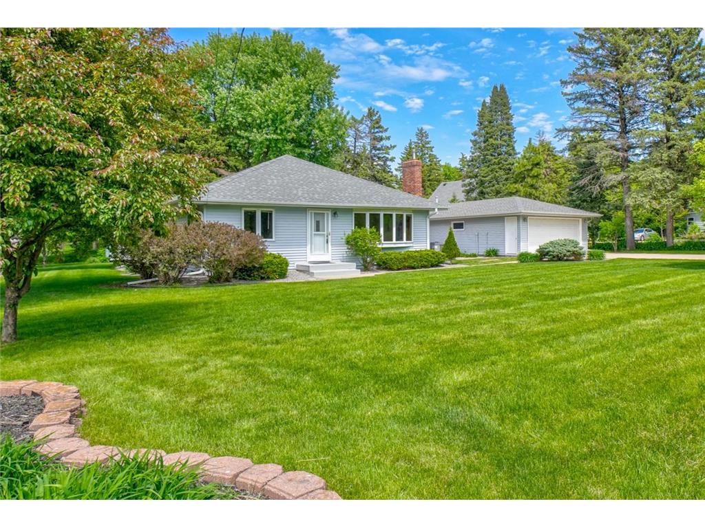 2201 Roselawn Avenue W Roseville MN 55113 7060844 image4
