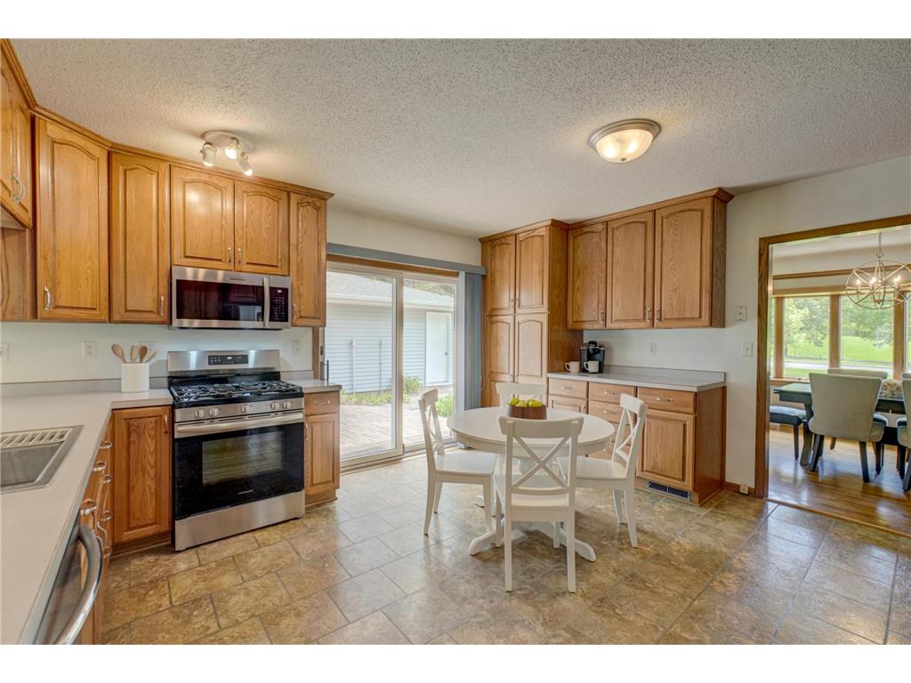 2201 Roselawn Avenue W Roseville MN 55113 7060844 image9