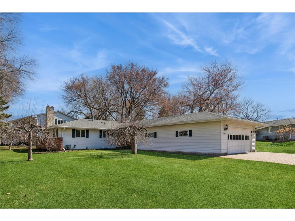 2201 Tamarack Lane Burnsville MN 55337 7020691 image1
