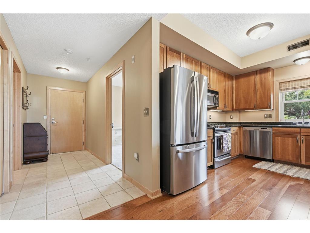 2201 Village Lane #A204 Bloomington MN 55431 7078403 image1