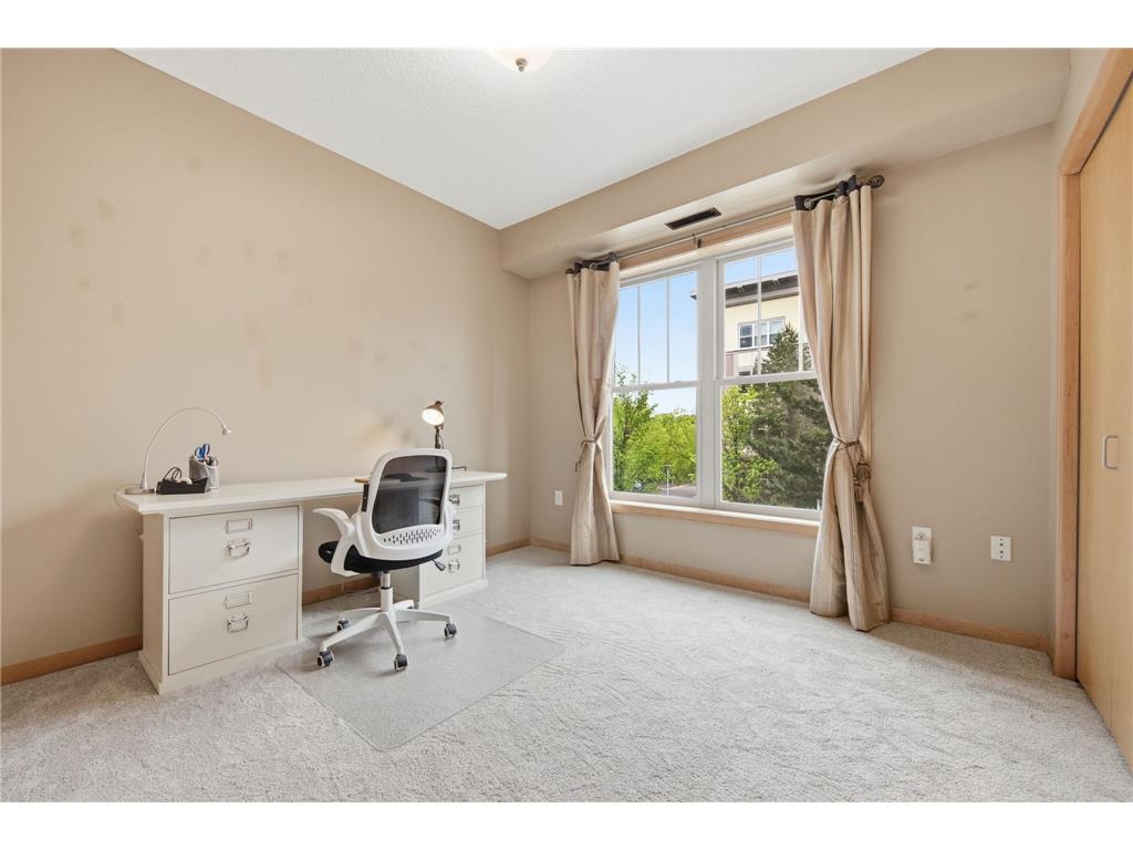 2201 Village Lane #A204 Bloomington MN 55431 7078403 image24