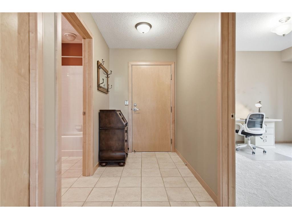 2201 Village Lane #A204 Bloomington MN 55431 7078403 image3