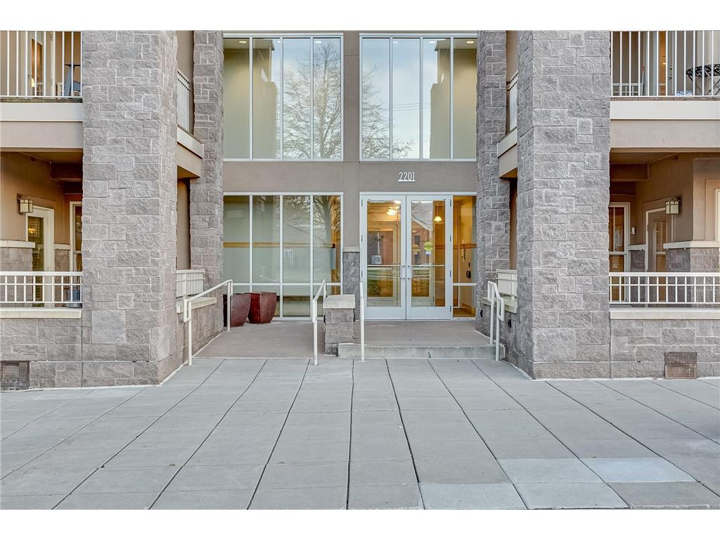 2201 Village Lane #A404 Bloomington MN 55431 6423117 image1