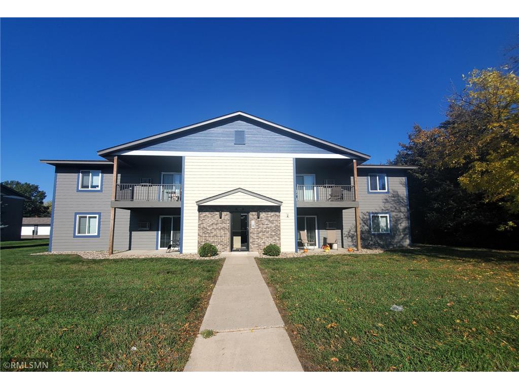 2204 Hanley Road #8 Hudson WI 54016 6468027 image1