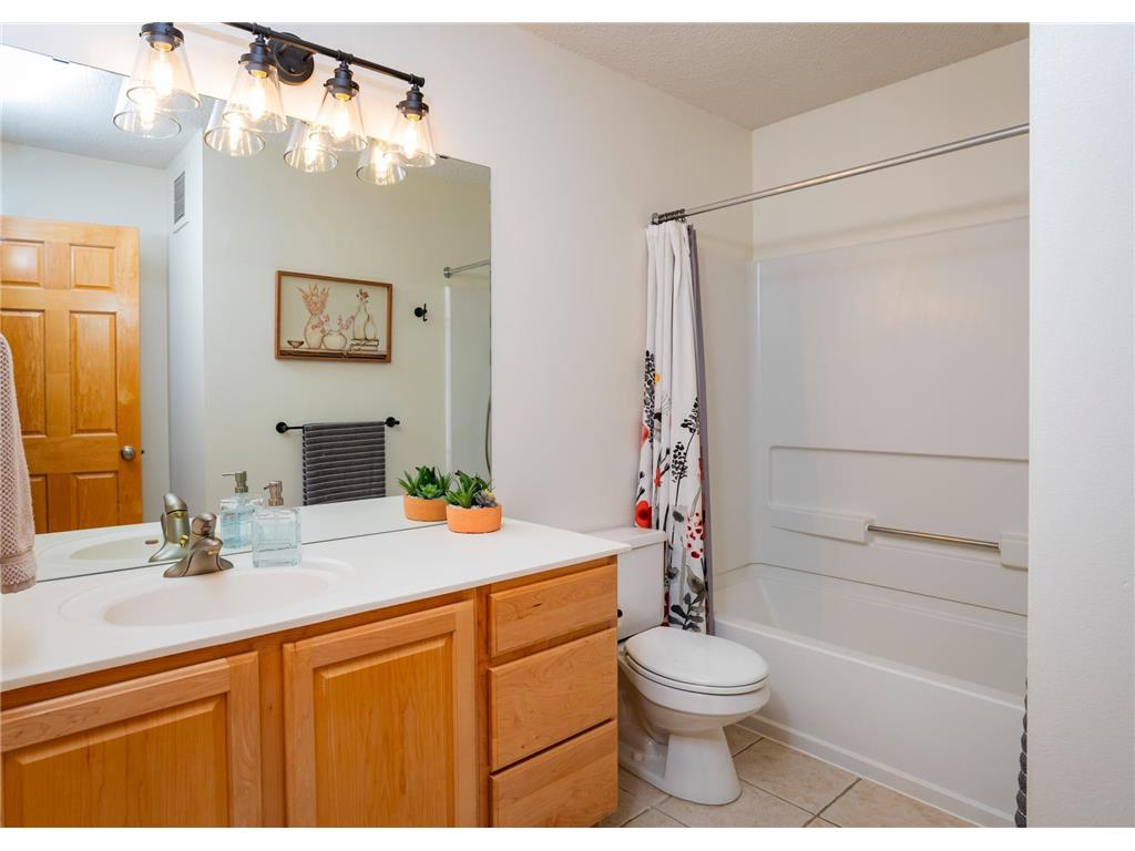 2204 Saint Johns Circle Woodbury MN 55129 7055956 image15