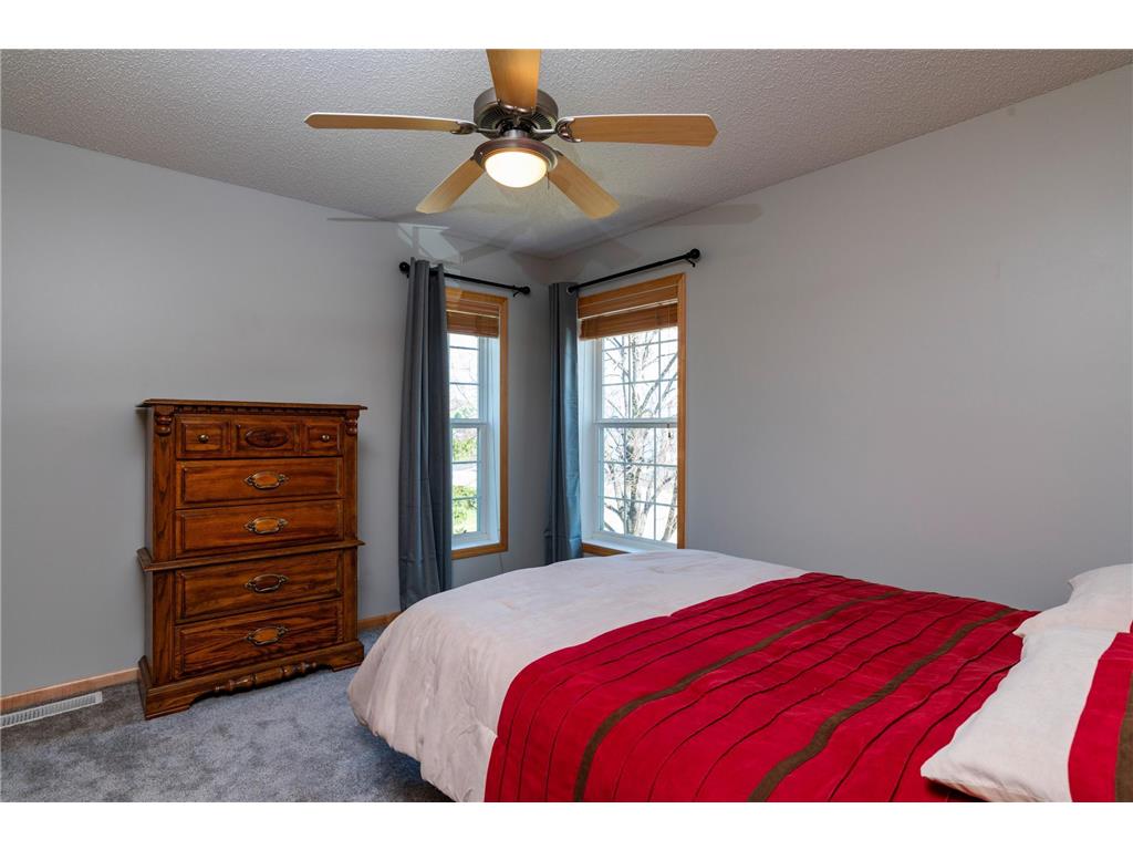 2204 Saint Johns Circle Woodbury MN 55129 7055956 image16