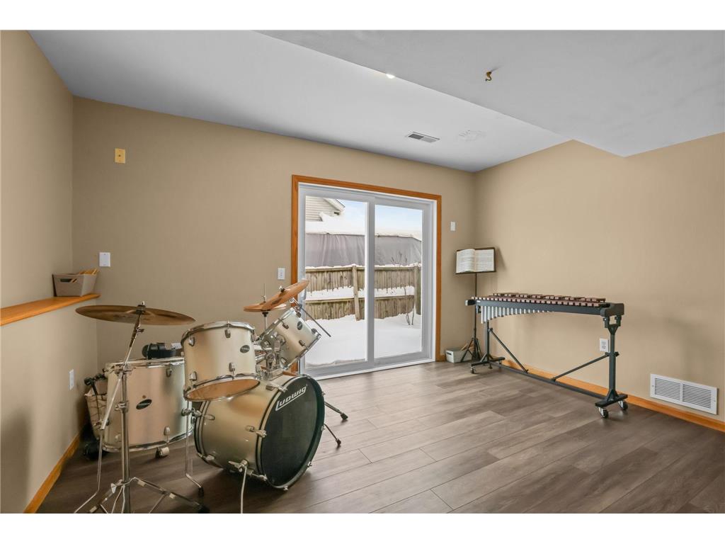 2204 Valley Drive Northfield MN 55057 7038618 image24