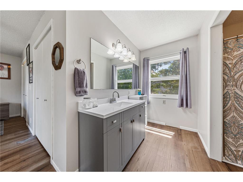 2205 17th Street NW Faribault MN 55021 7078140 image18