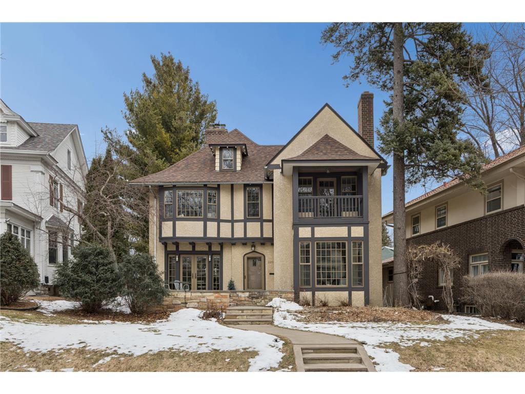 2205 Kenwood Parkway Minneapolis MN 55405 7028475 image1