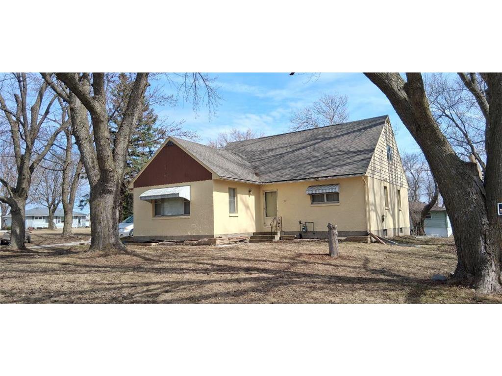 2205 Milo Avenue Albert Lea MN 56007 7042017 image1
