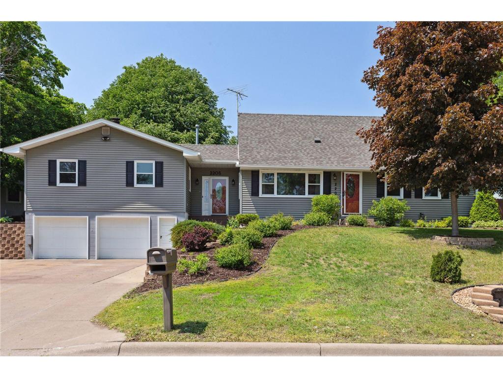 2205 Prosperity Road Maplewood MN 55109 6365835 image1