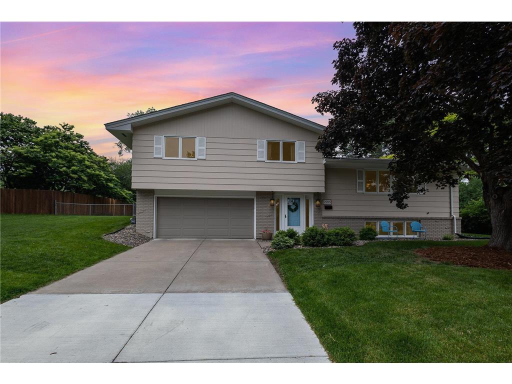 2205 Valders Avenue N Golden Valley MN 55427 6729952 image1