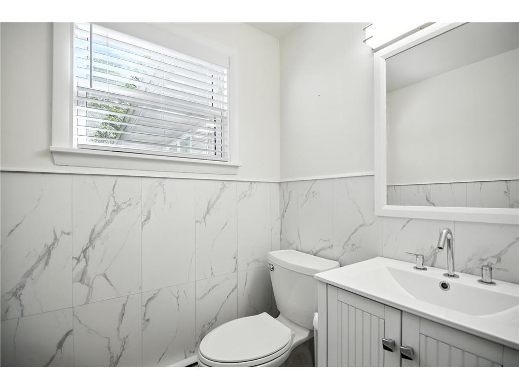 2207 5th Avenue NW Austin MN 55912 6779316 image17