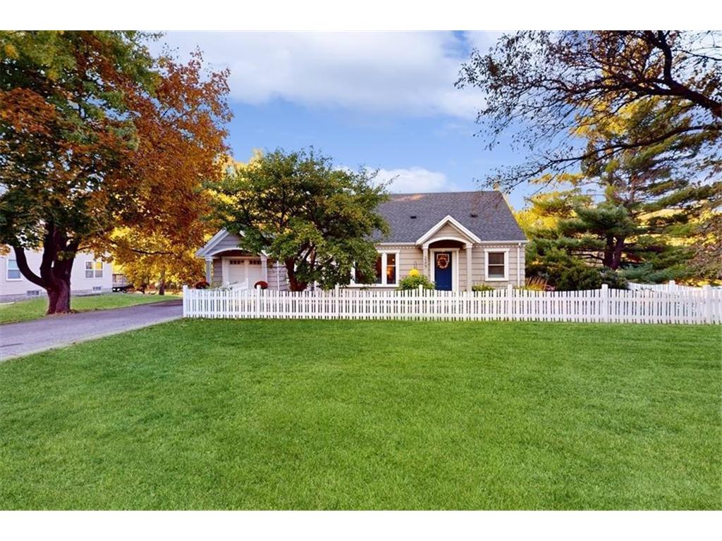 2207 County Road B W Roseville MN 55113 6452442 image1