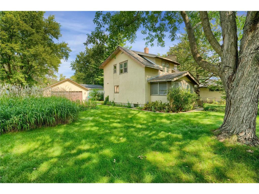 2207 Holloway Avenue E North Saint Paul MN 55109 6258460 image1