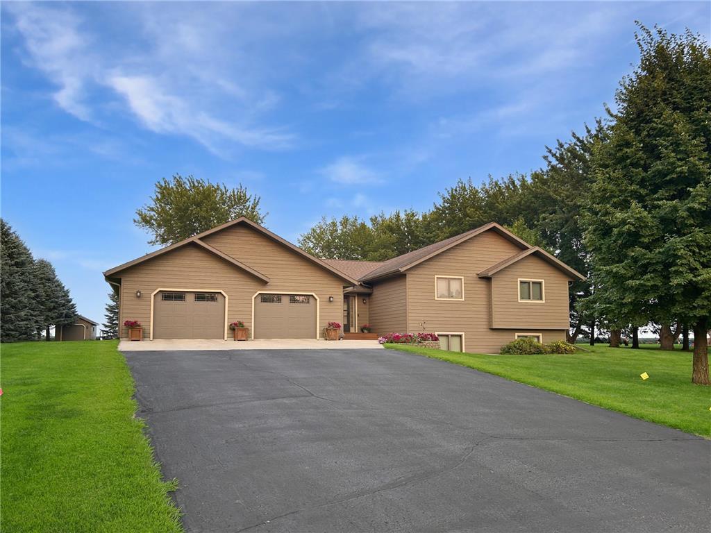 2207 N Tamarack Drive Slayton MN 56172 6776863 image1