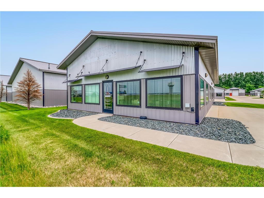 2207 Sheyenne Street West Fargo ND 58078 7095608 image1