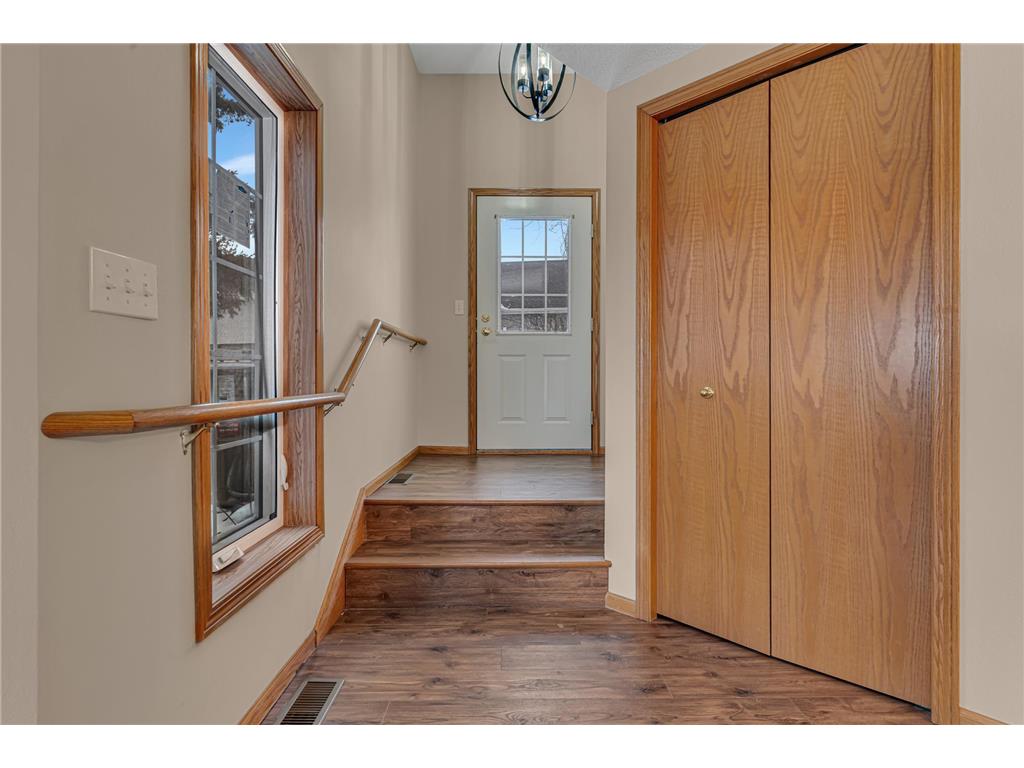 2208 10th Avenue SE Willmar MN 56201 7016030 image10