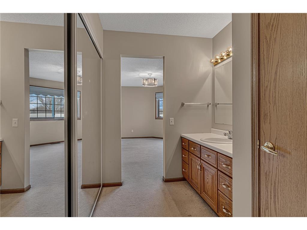 2208 10th Avenue SE Willmar MN 56201 7016030 image12