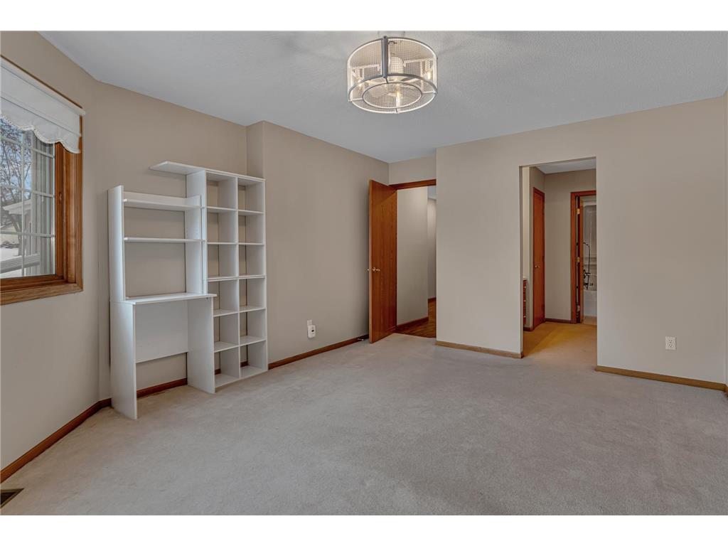 2208 10th Avenue SE Willmar MN 56201 7016030 image15