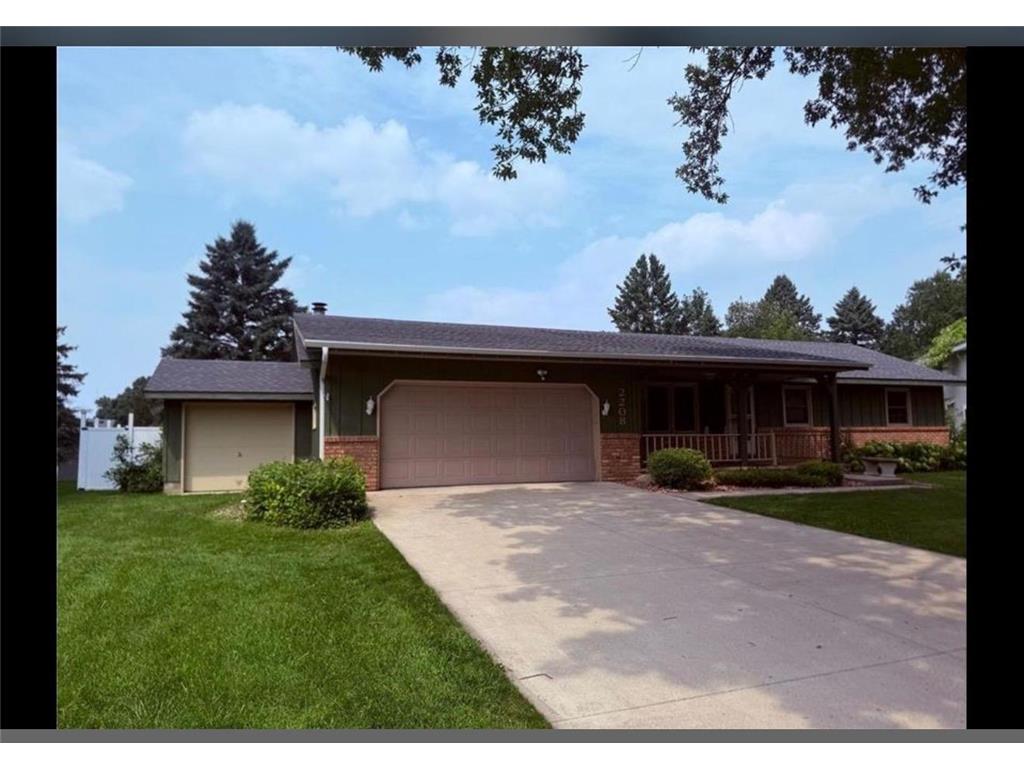 2208 5th Avenue SE Willmar MN 56201 7018897 image1