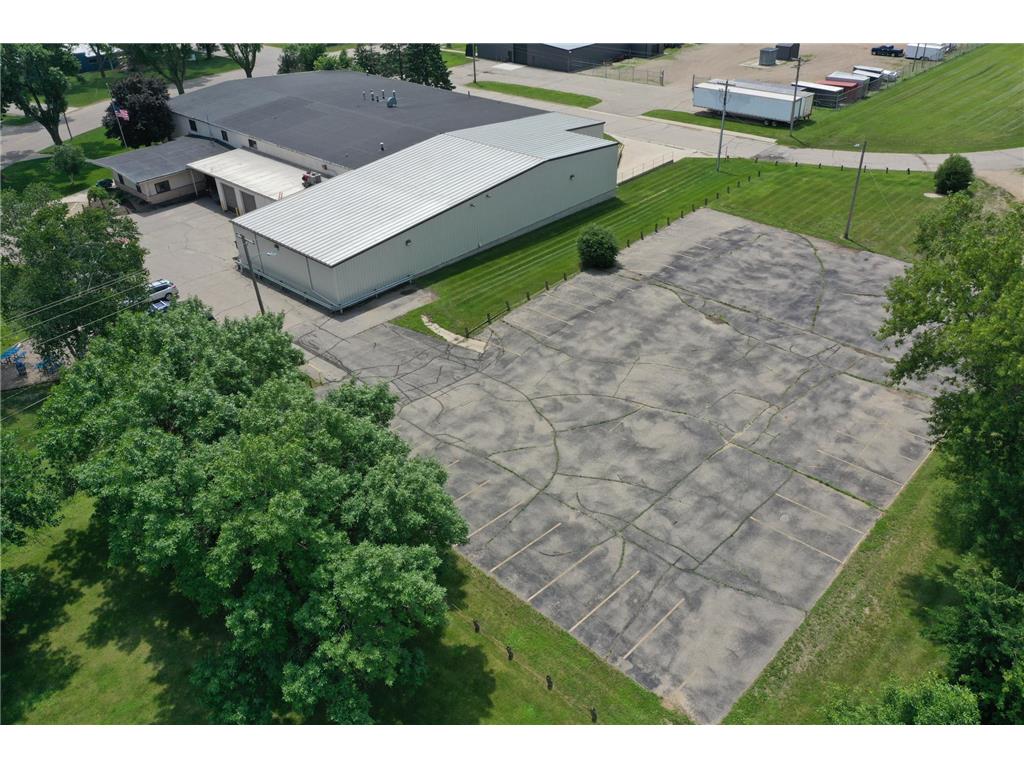 2208 Trott Avenue SW Willmar MN 56201 6746257 image2