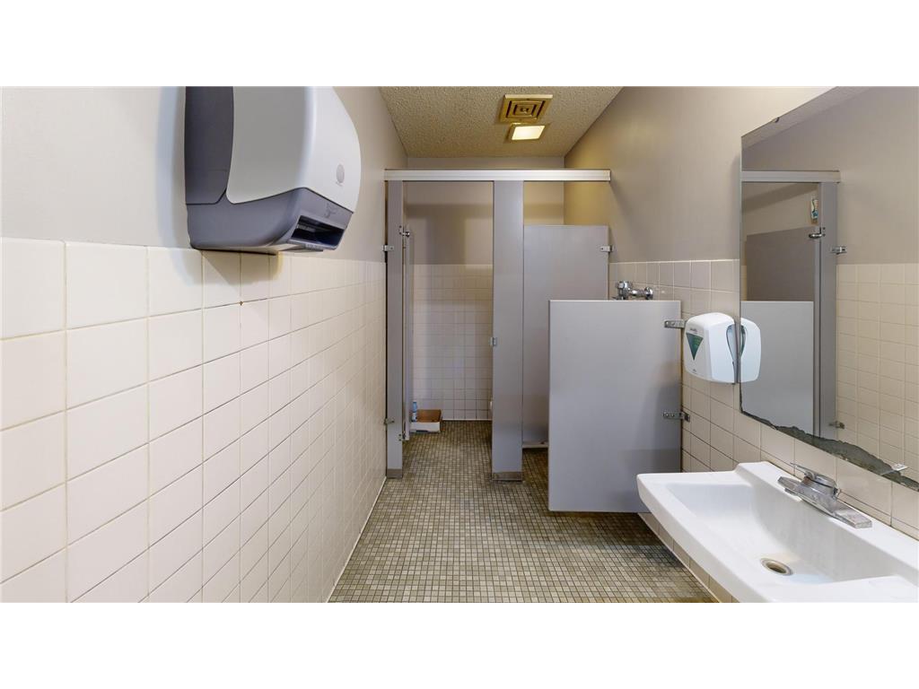 2208 Trott Avenue SW Willmar MN 56201 6746257 image65