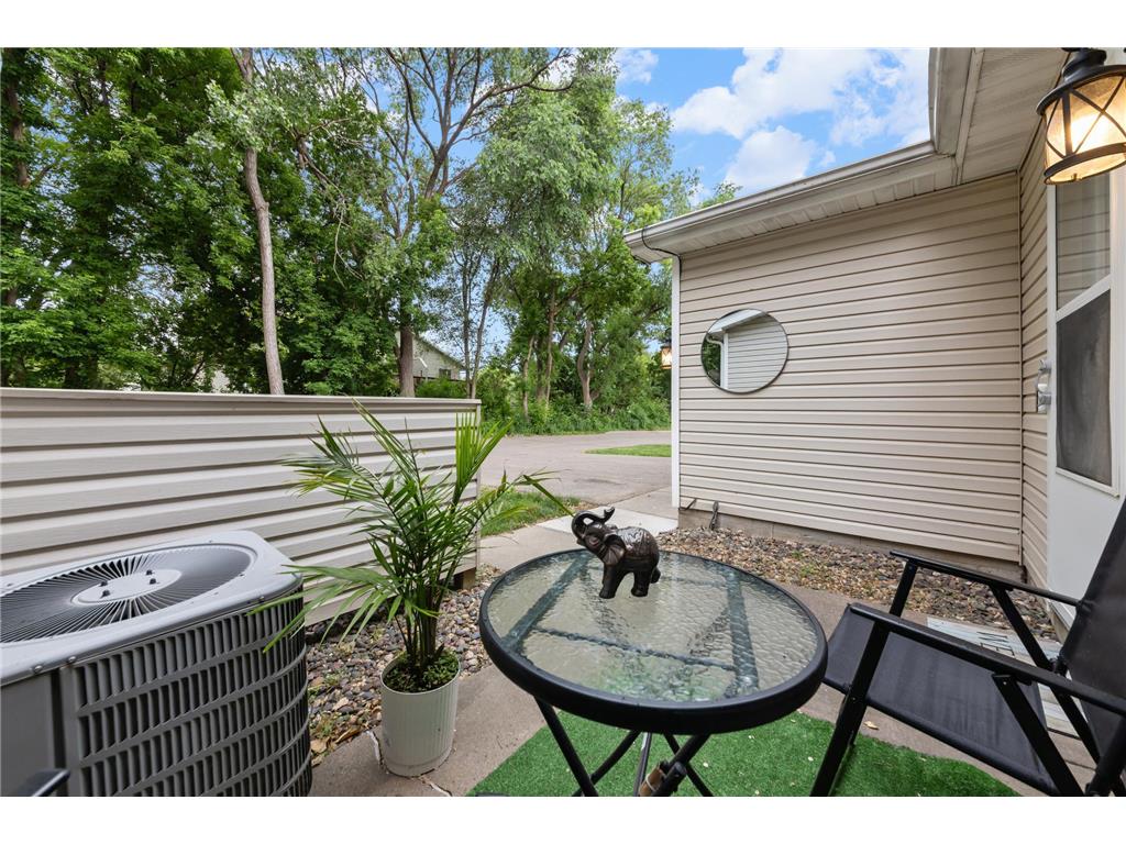 2208 Williams Drive Burnsville MN 55337 7084392 image4