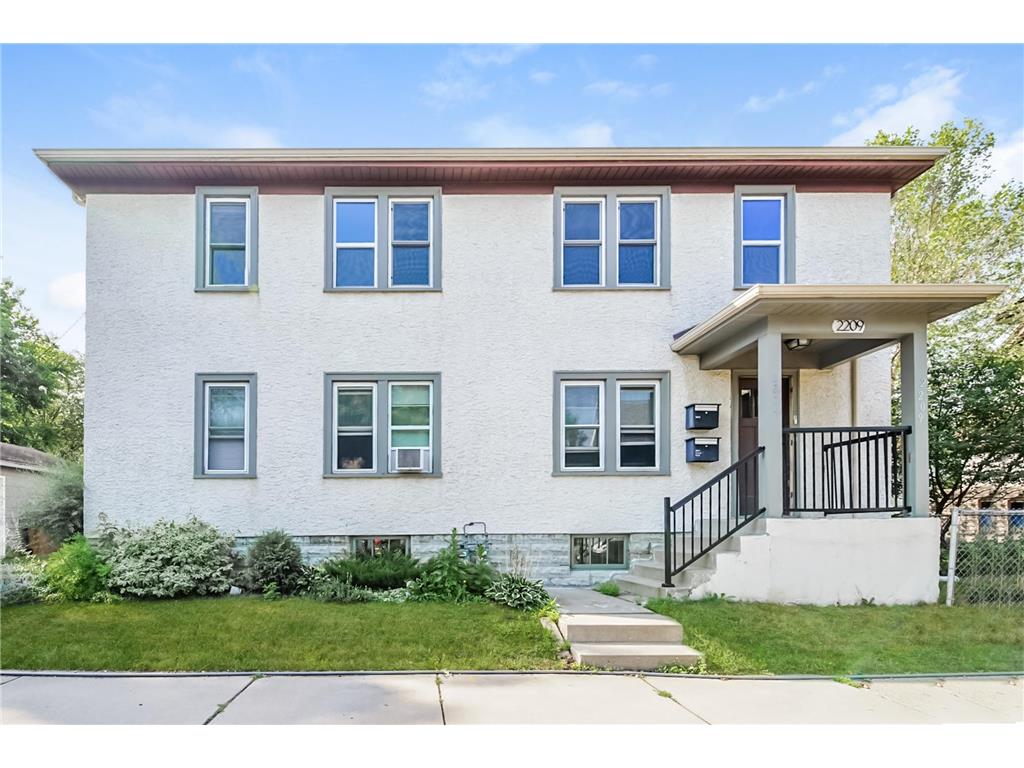 2209 E 33rd Street Minneapolis MN 55407 6371222 image1