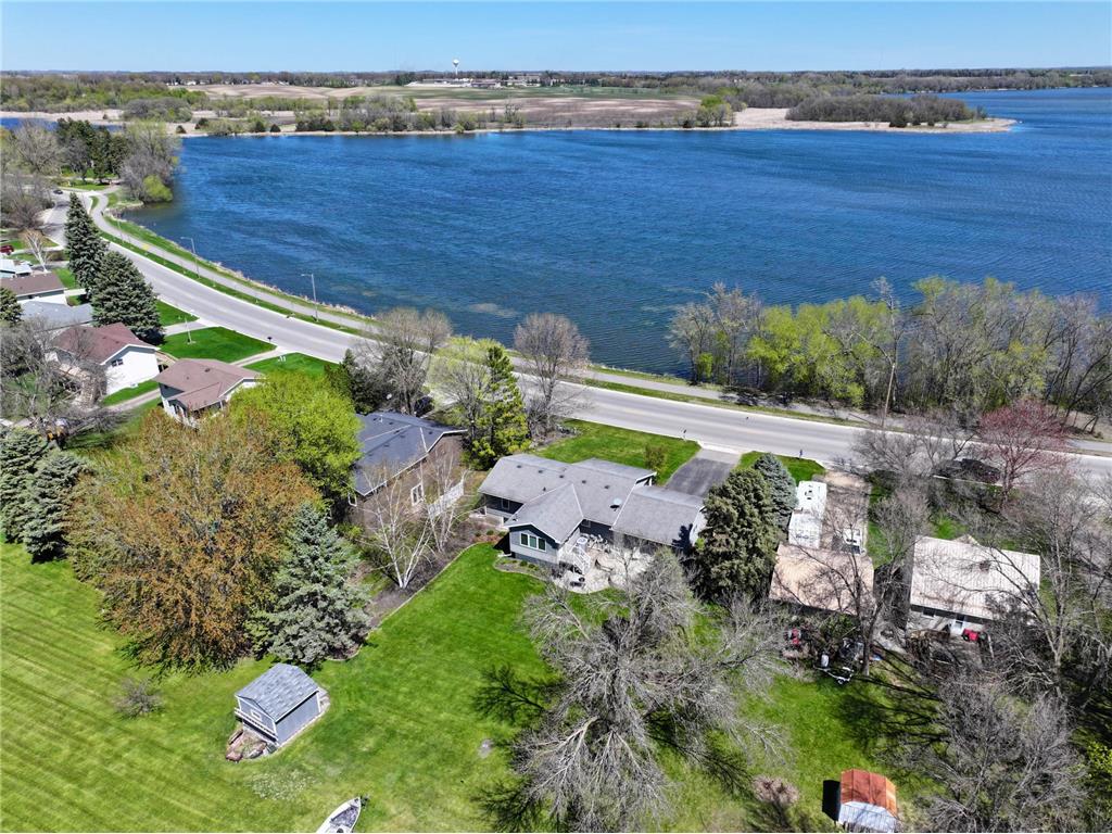 2209 Gorton Avenue NW Willmar MN 56201 - Foot 7066671 image1