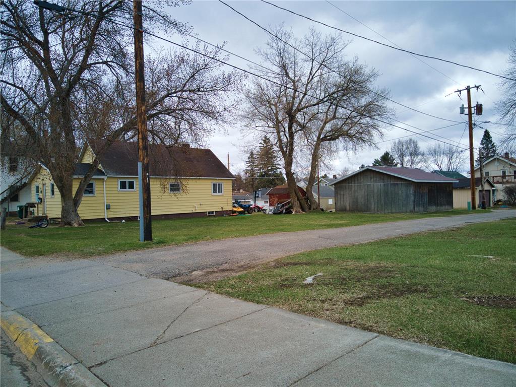 221 2nd Avenue Calumet MN 55716 7068349 image14