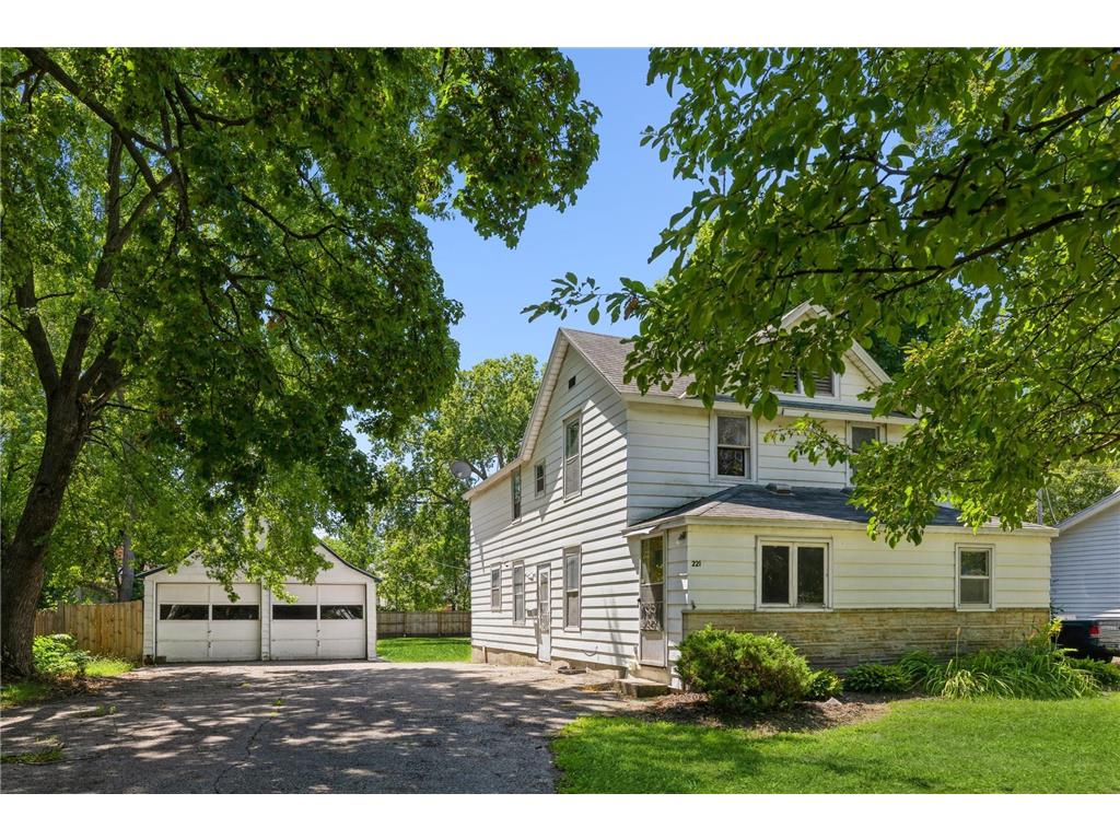221 8th Street NW Faribault MN 55021 6241341 image1