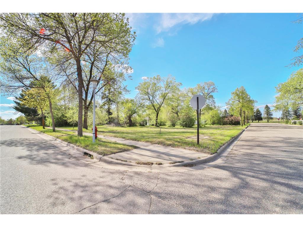 221 Dakota Avenue SE Staples MN 56479 7076402 image2