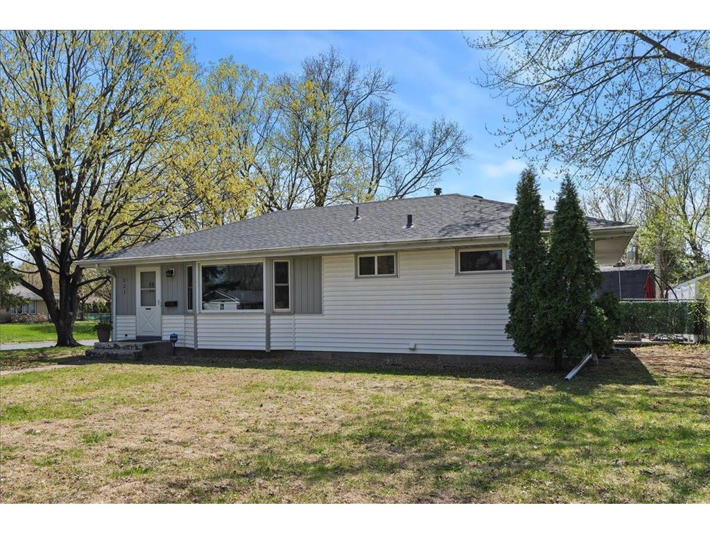 221 E 94th Street Bloomington MN 55420 7039658 image1