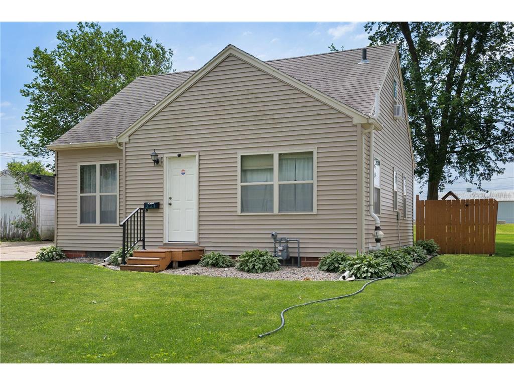 221 E Park Street Owatonna MN 55060 6825403 image3