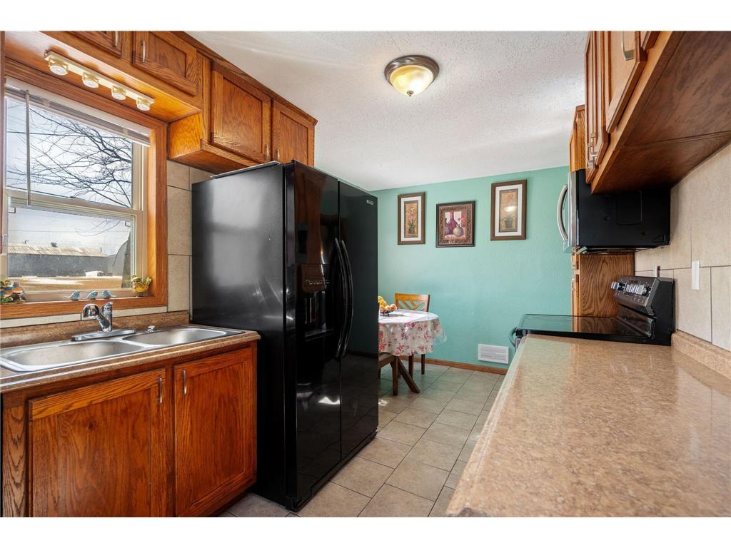 221 E Park Street Owatonna MN 55060 6825403 image5