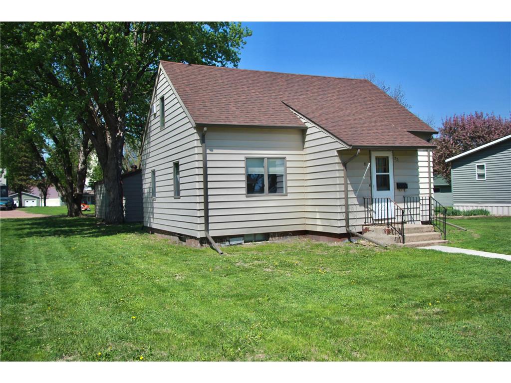 221 E Winona Street Sanborn MN 56083 6717452 image1