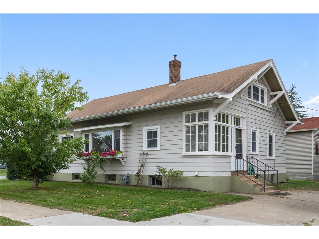 221 Kingwood Street Brainerd MN 56401 6440223 image1