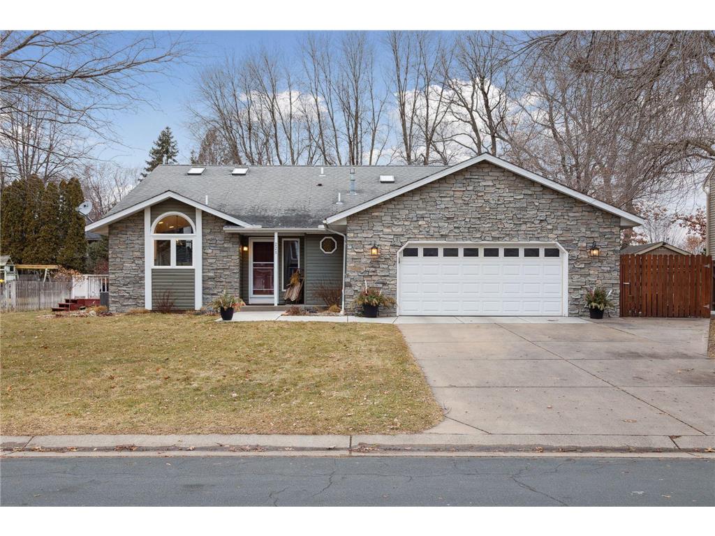 221 Lion Lane, Shoreview, MN, 55126 MLS 6471683 Edina Realty