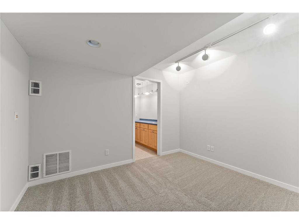 221 NE 1st Avenue #5 Minneapolis MN 55413 6799174 image35