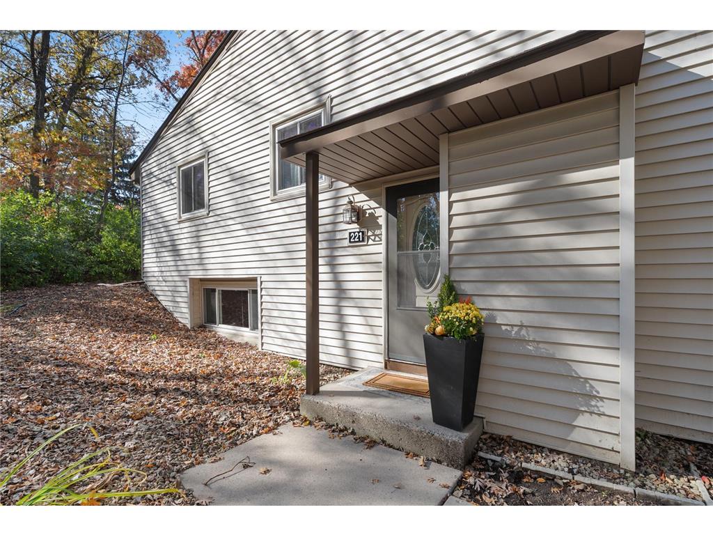 221 River Woods Lane Burnsville MN 55337 6794554 image16