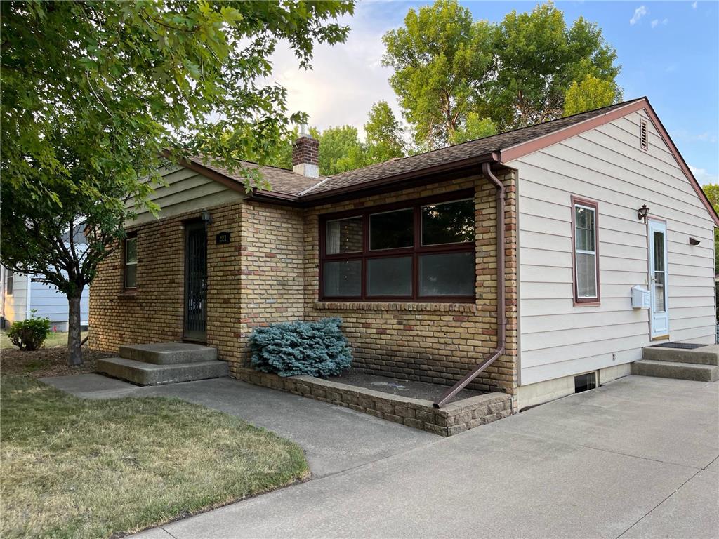 221 Sunrise Boulevard Redwood Falls MN 56283 6405595 image1